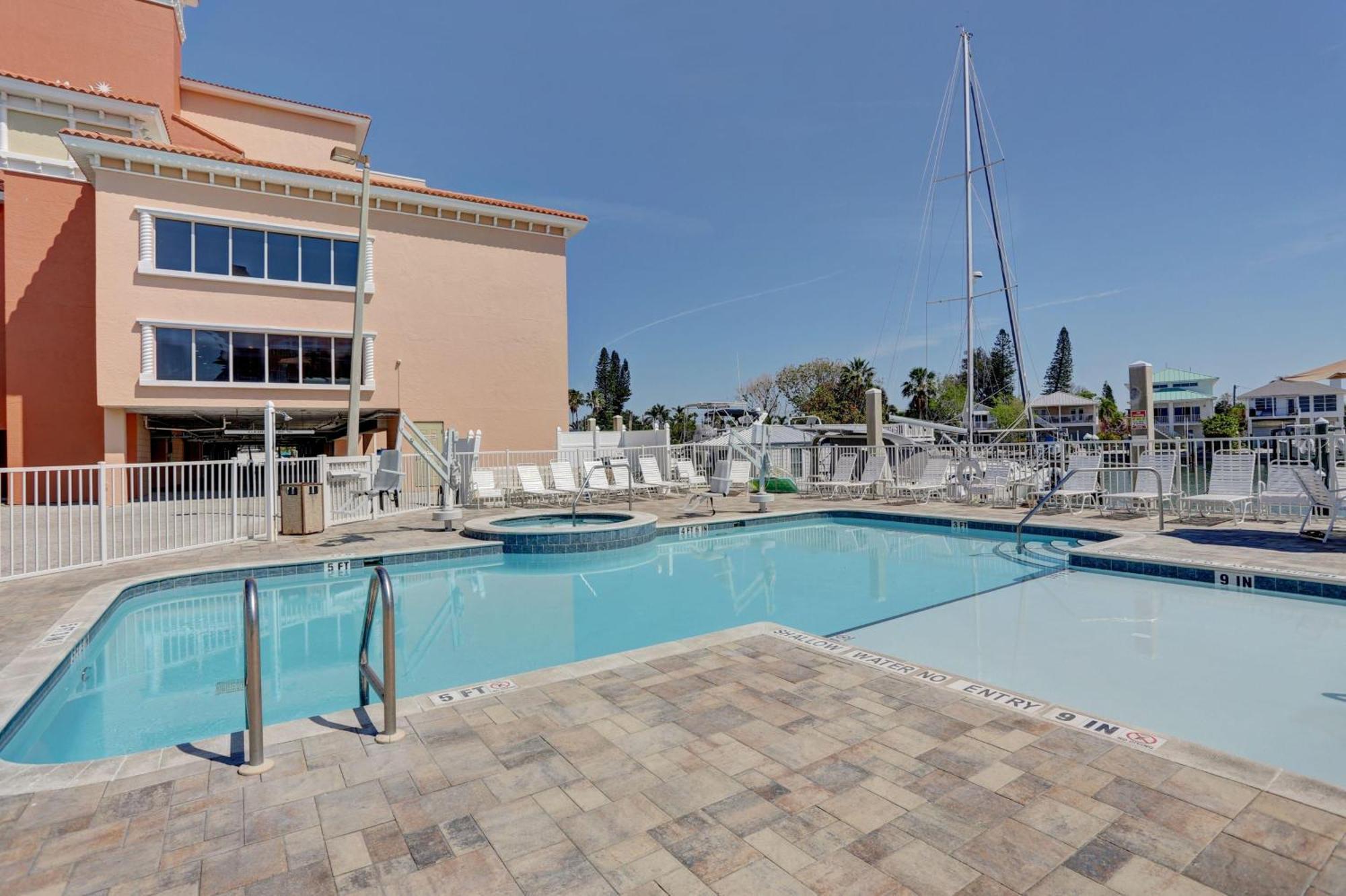 Madeira Bay Resort I 1504 St. Pete Beach Exterior photo
